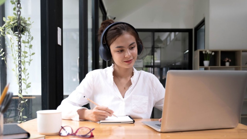 Phiên dịch tiếng Nga chuyên nghiệp, giá tốt tại ASEAN 4 Dịch vụ phiên dịch tiếng Nga online từ xa