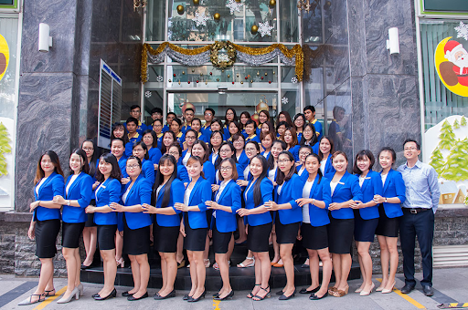 Đội ngũ nhân viên đông đảo của Việt Uy Tín