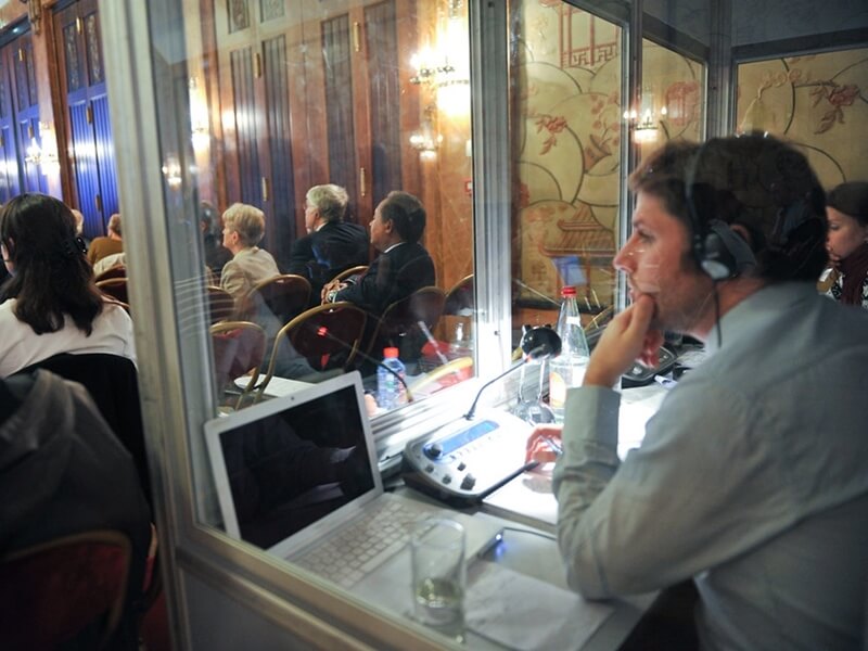 ASEAN chuyên cung phiên dịch viên chuyên nghiệp cho đa dạng các sự kiện